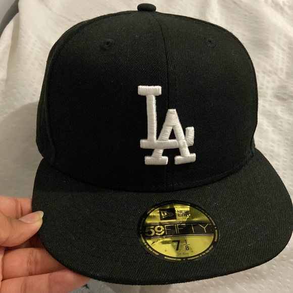L.A Dodgers New Era Logo White 59FIFTY Fitted Hat - Black - Picture 3 of 6